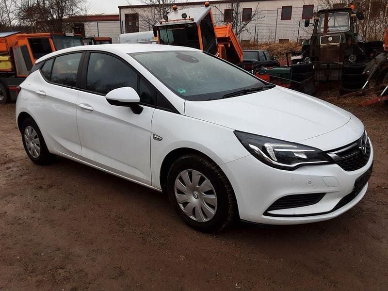 Gebraucht Opel Astra 105 PS (77 kW) 2017 Weiß Limousine