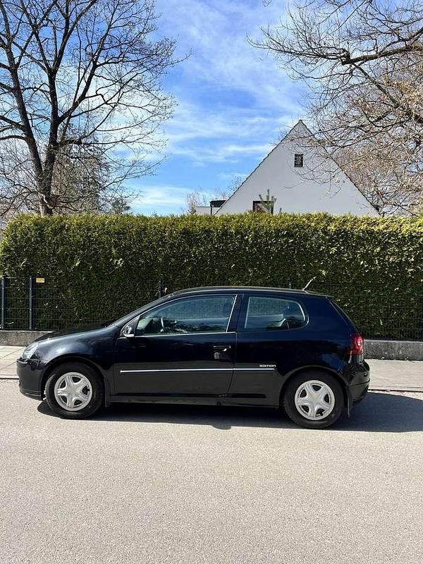 Gebraucht VW Golf VI Edition 80 PS (58 kW) 2008 Schwarz Kleinwagen