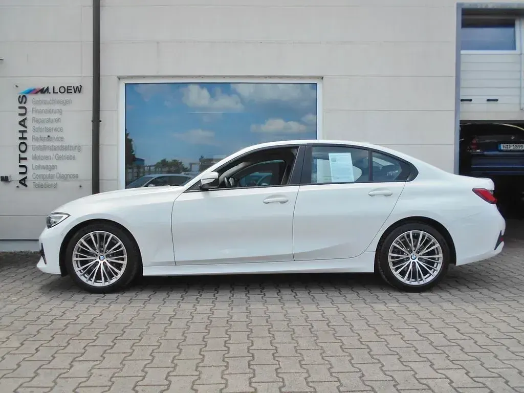 Gebraucht BMW 318 Performance 150 PS (110 kW) 2020 Weiß Limousine
