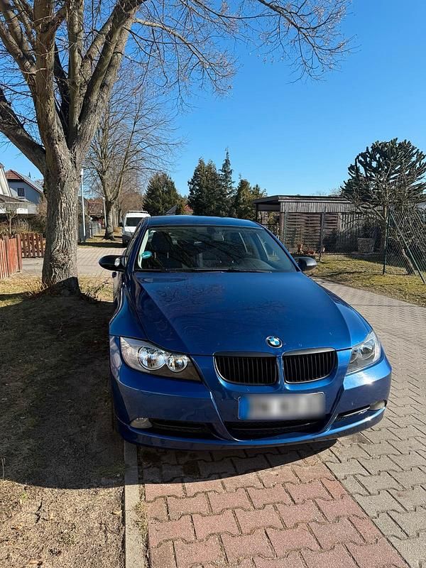 Gebraucht BMW 318 143 PS (105 kW) 2007 Blau Limousine