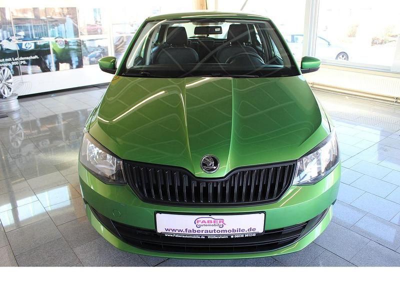 Gebraucht Skoda Fabia Active 75 PS (55 kW) 2015 Grün Limousine