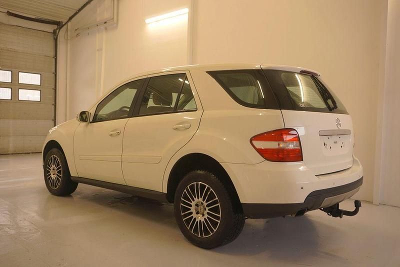 Gebraucht Mercedes ML320 224 PS (164 kW) 2008 Weiß SUV