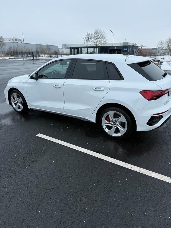 Gebraucht Audi A3 Sportback e-tron S-Line 245 PS (180 kW) 2021 Weiß Kleinwagen