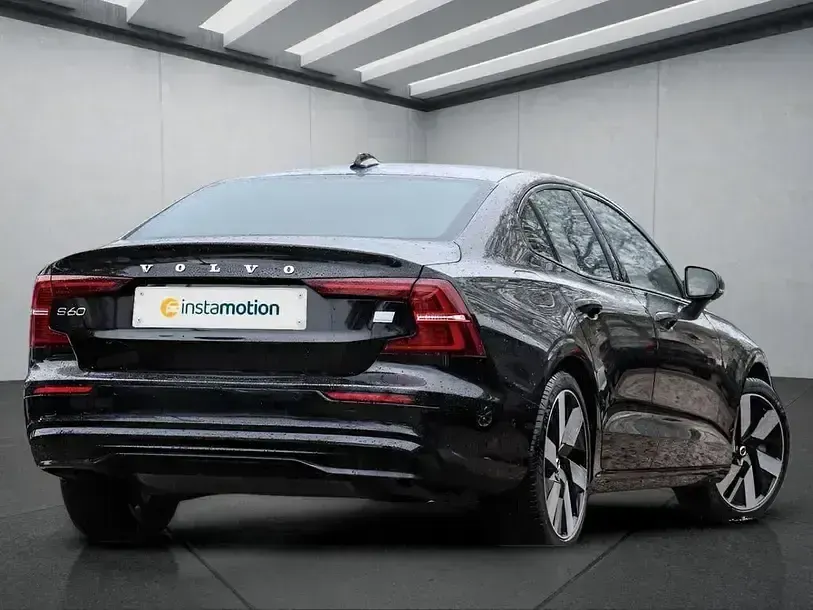 Gebraucht Volvo S60 310 PS (228 kW) 2024 Schwarz Limousine