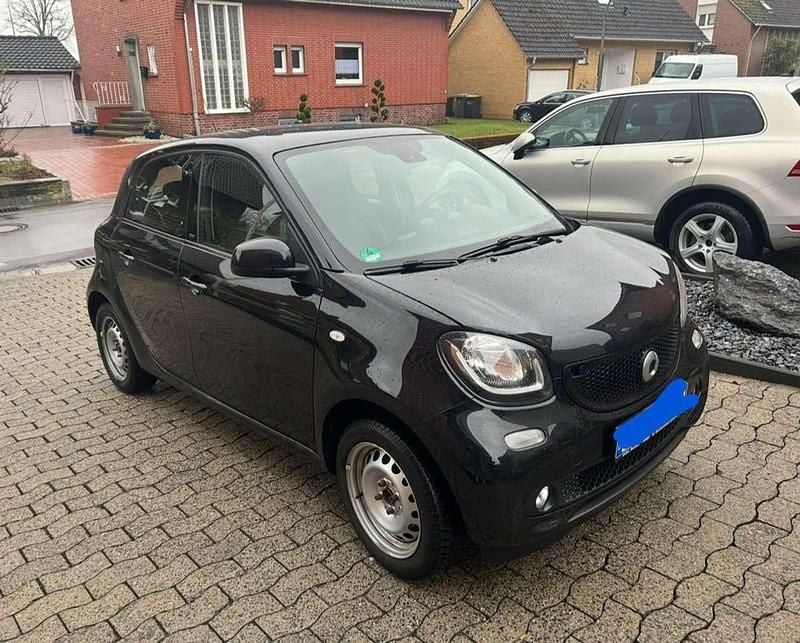 Gebraucht Smart ForFour 71 PS (52 kW) 2019 Schwarz Kleinwagen