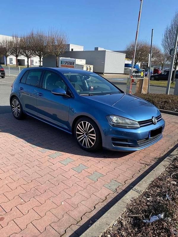 Second-hand VW Golf VII Trendline 105 CP (77 kW) 2013 Albastru Berlinǎ