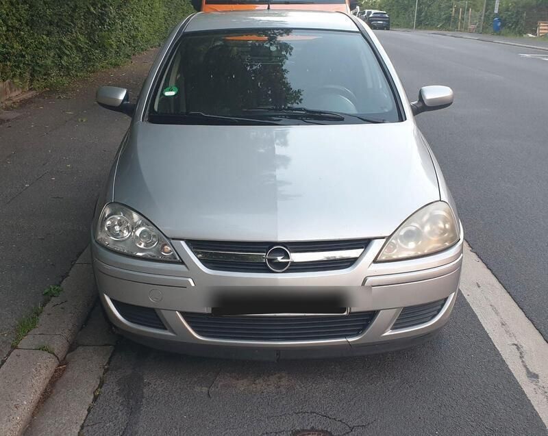 Silber Gebraucht 2005 Opel Corsa Limousine | 600 € (Superpreis) - Bild 1/4