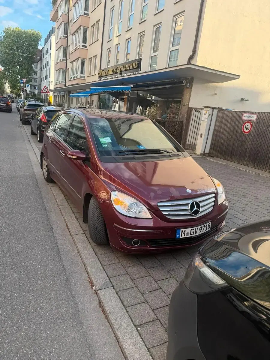 Gebraucht Mercedes B200 140 PS (102 kW) 2008 Rot Van / Kleinbus