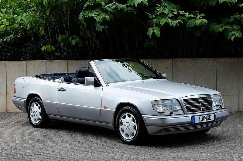 Silber Gebraucht 1994 Mercedes E320 Cabrio | 59.980 € - Bild 1/4