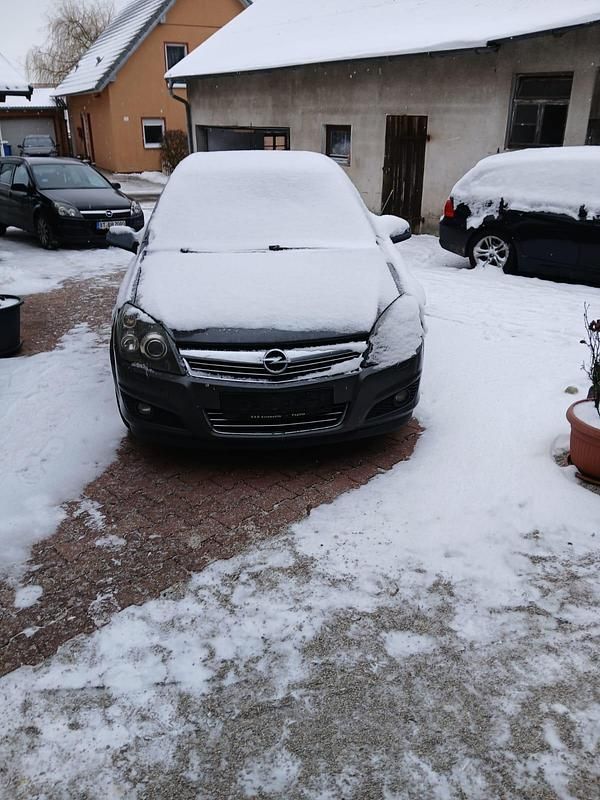 Gebraucht Opel Astra 150 PS (110 kW) 2009 Schwarz Kombi