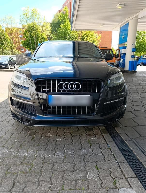 Grau Gebraucht 2010 Audi Q7 S-Line SUV | 11.300 € (Superpreis) - Bild 1/4