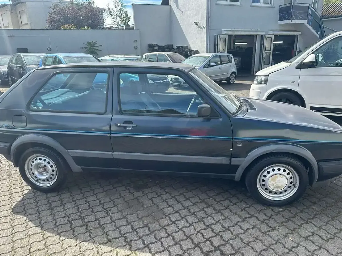Gebraucht VW Golf II 60 PS (44 kW) 1990 Dunkel blau Kleinwagen