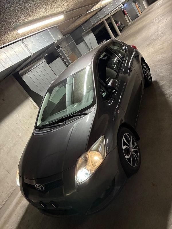 Gebraucht Toyota Auris 126 PS (92 kW) 2007 Grau Kleinwagen