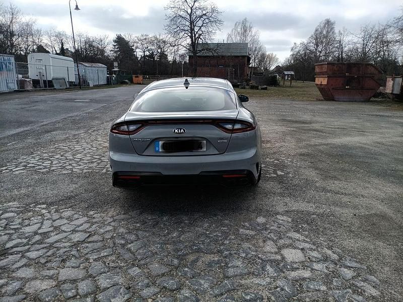 Gebraucht Kia Stinger GT 370 PS (272 kW) 2017 Grau Kleinwagen