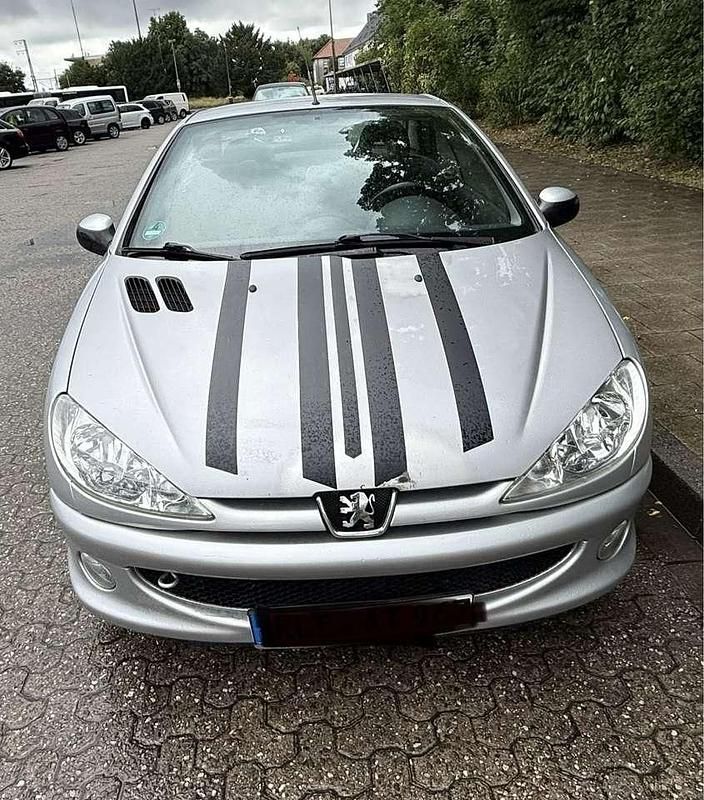 Grau Gebraucht 2005 Peugeot 206 CC Filou Cabrio | 1.499 € (Fairer Preis) - Bild 1/4