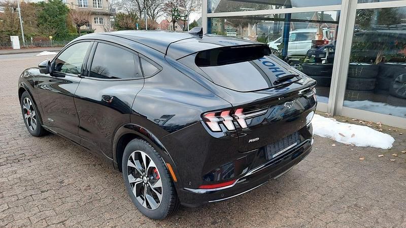 Gebraucht Ford Mustang Mach-E Extended Range 258 kW (351 PS) 2022 Schwarz SUV