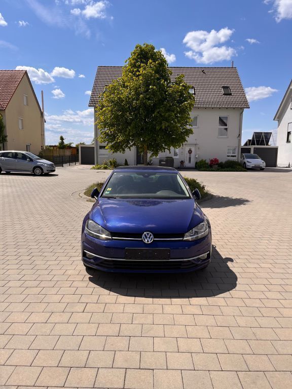 Blau Gebraucht 2018 VW Golf VII Join Limousine | 16.500 € (Guter Preis) - Bild 1/4