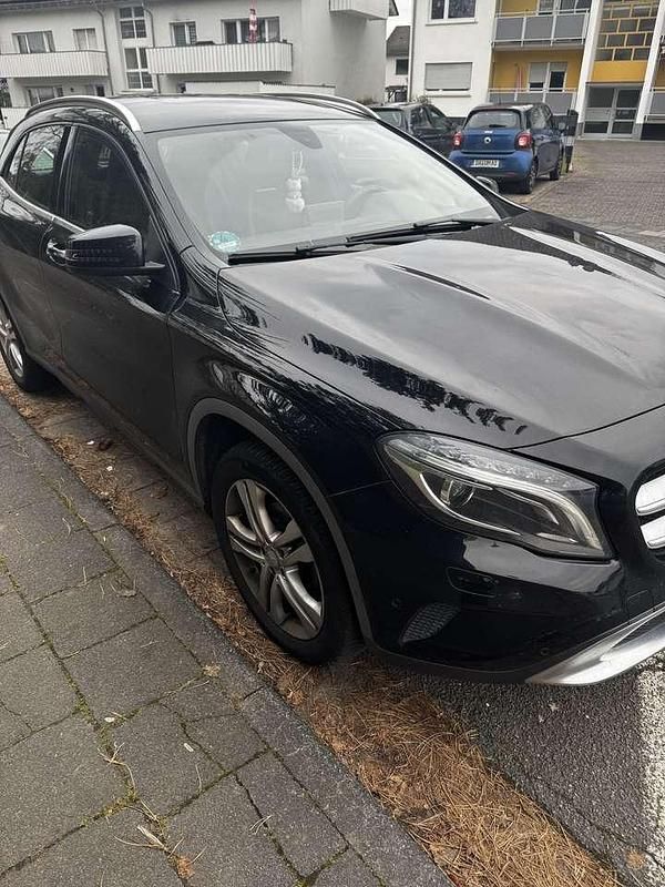 Gebraucht Mercedes GLA180 122 PS (89 kW) 2016 SUV