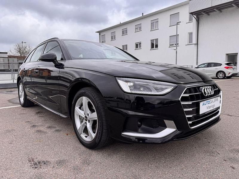 Używany Audi A4 Ambiente 204 KM (150 kW) 2022 Czarny Kombi
