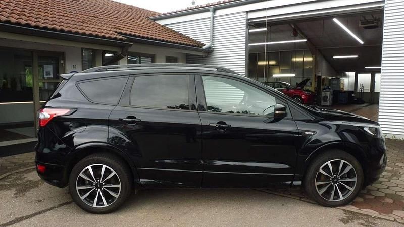 Gebraucht Ford Kuga ST-Line 150 PS (110 kW) 2019 Iridiumschwarz metallic SUV