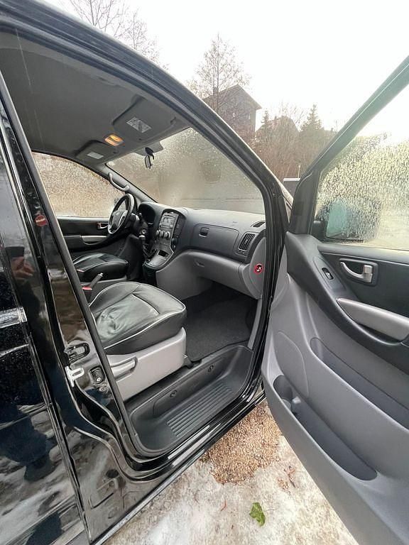 Gebraucht Hyundai H-1 Premium 170 PS (125 kW) 2011 Schwarz Van / Kleinbus