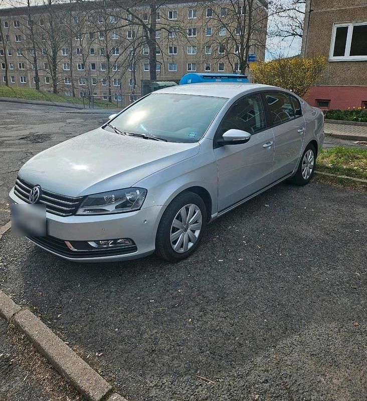 Usata VW Passat 120 CV (88 kW) 2011 Argento Berlina