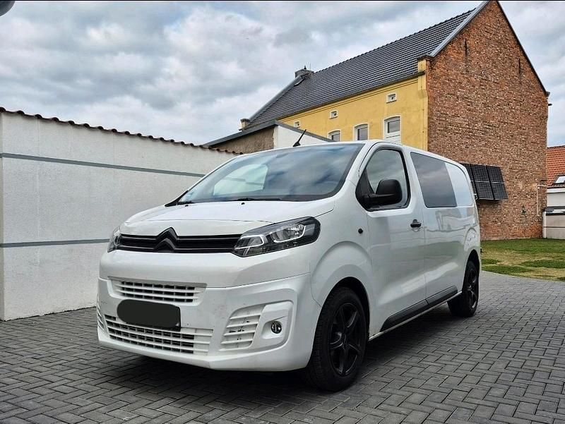 Second-hand Citroën Jumpy 122 CP (89 kW) 2018 Alb Monovolum