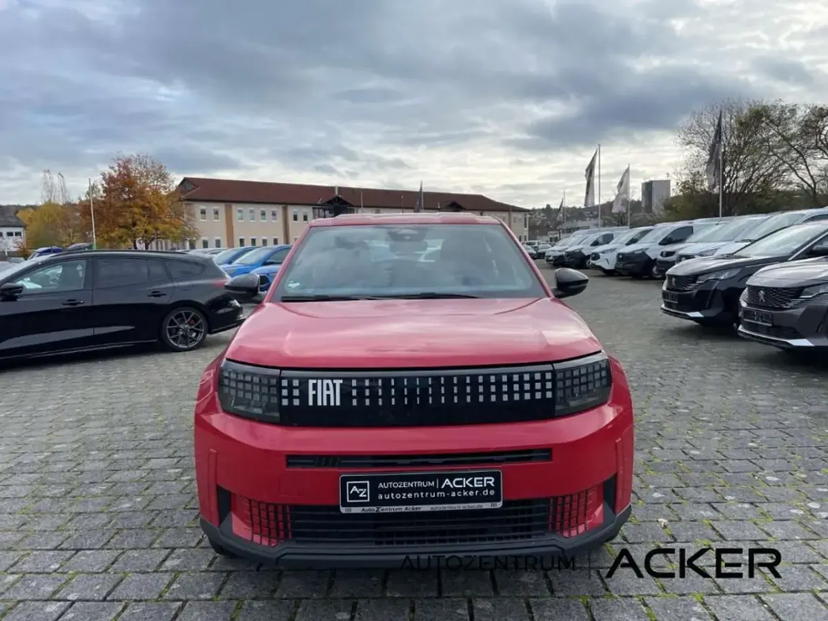 Gebraucht Fiat Grande Panda Red 83 kW (113 PS) 2025 Rot Kleinwagen