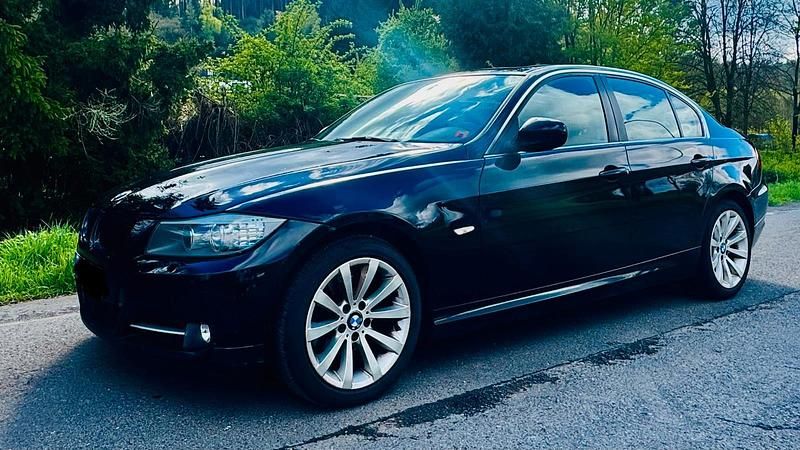 Second-hand BMW 320 184 CP (135 kW) 2011 Negru Berlinǎ
