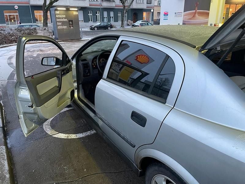 Gebraucht Opel Astra 110 PS (80 kW) 1999 Silber Limousine