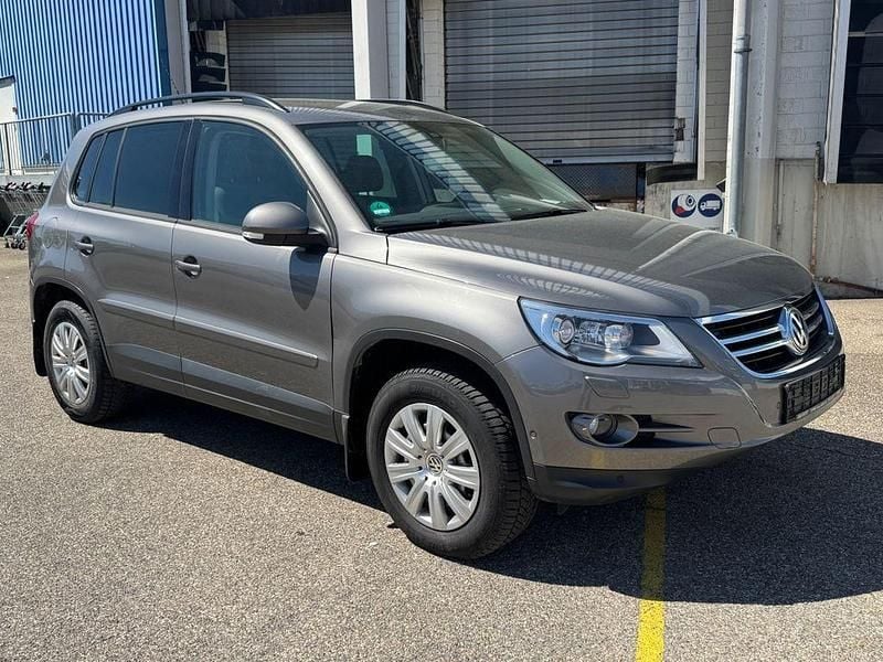 Gebraucht VW Tiguan Track & Field 140 PS (102 kW) 2009 Grau SUV
