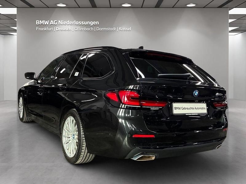 Gebraucht BMW 530e Sport Line 184 PS (135 kW) 2022 Schwarz Limousine