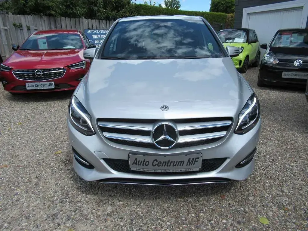 Gebraucht Mercedes B180 Edition 109 PS (80 kW) 2017 Silber Kleinwagen