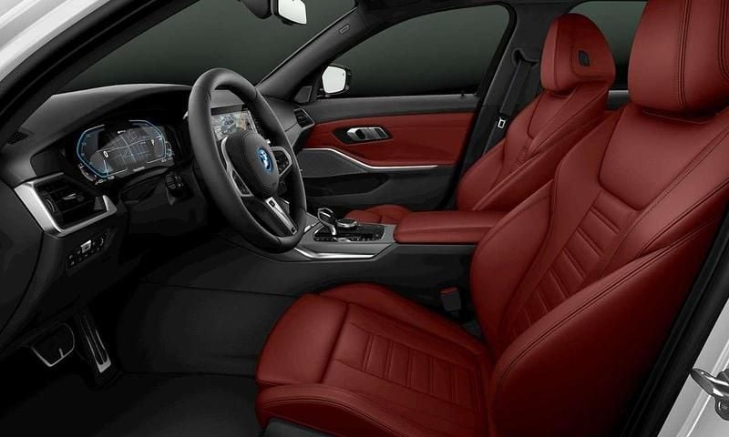 Gebraucht BMW 330e M Sport 296 PS (217 kW) 2022 Alpinweiss iii Kombi