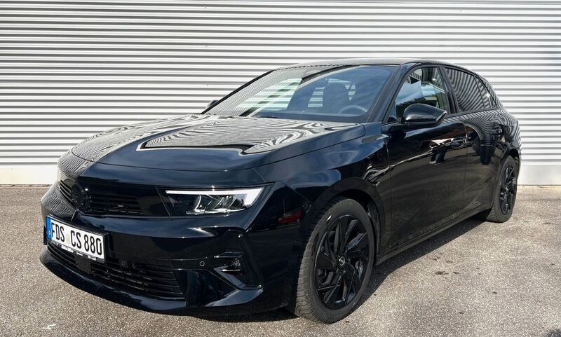 Schwarz Gebraucht 2023 Opel Astra GS Line Limousine | 24.490 € (Etwas zu teuer) - Bild 1/4