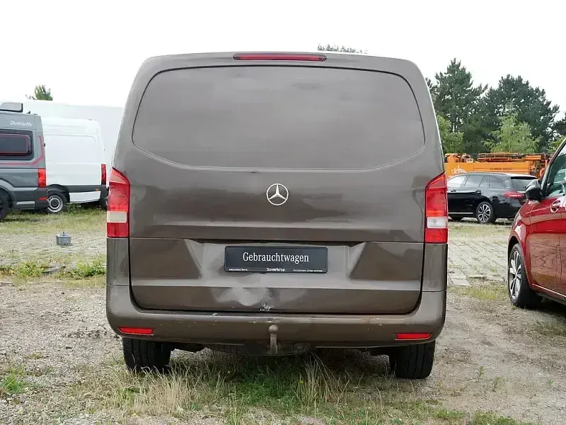 Gebraucht Mercedes Vito 190 PS (139 kW) 2017 Braun Van