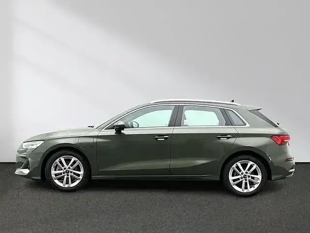 Gebraucht Audi A3 Sportback e-tron Advanced Plus 204 PS (150 kW) 2025 Distriktgrün metallic Kleinwagen