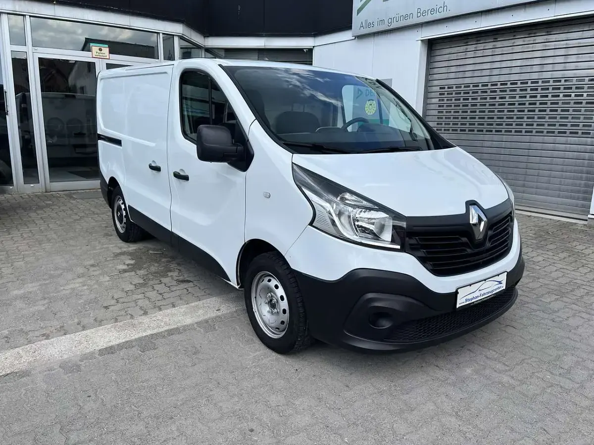 Gebraucht Renault Trafic Komfort 95 PS (69 kW) 2018 Gletscherweiss Van / Kleinbus