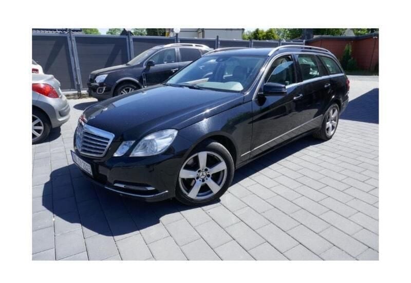 Schwarz Gebraucht 2012 Mercedes E300 Kombi | 7.200 € (Fairer Preis) - Bild 1/4