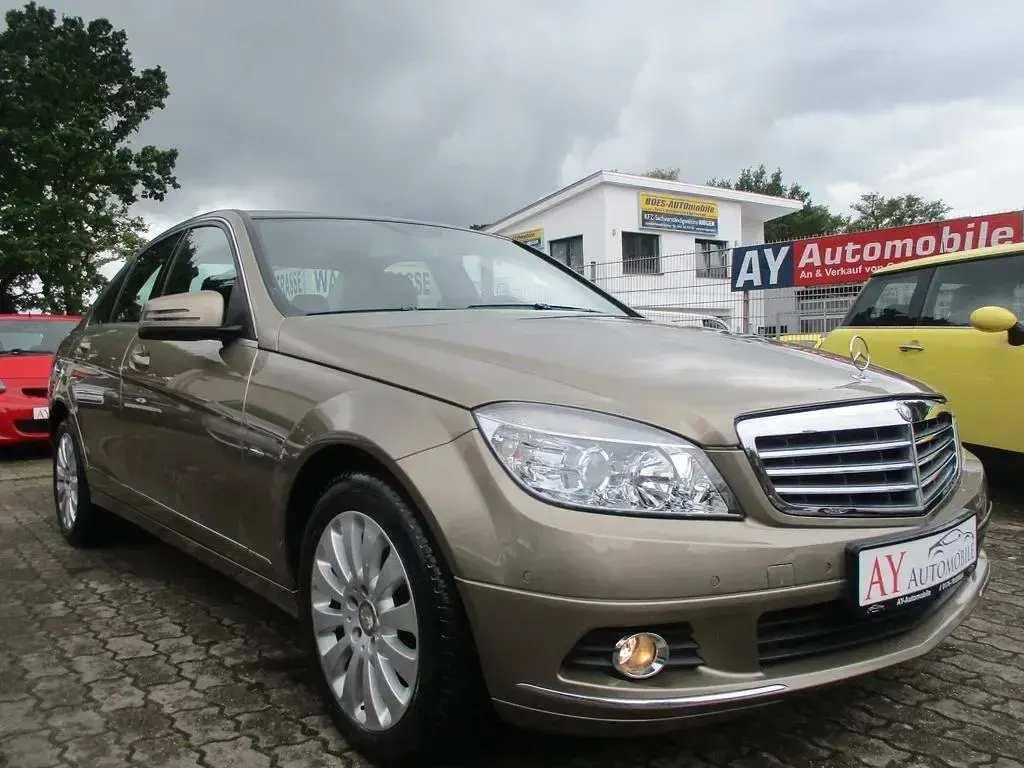 Gebraucht Mercedes C200 136 PS (100 kW) 2010 Beige Limousine