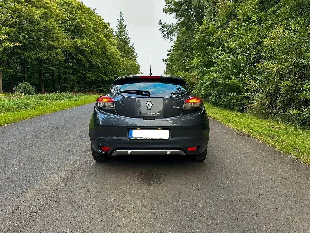 Gebraucht Renault Mégane Coupé 131 PS (96 kW) 2011 Grau Coupé