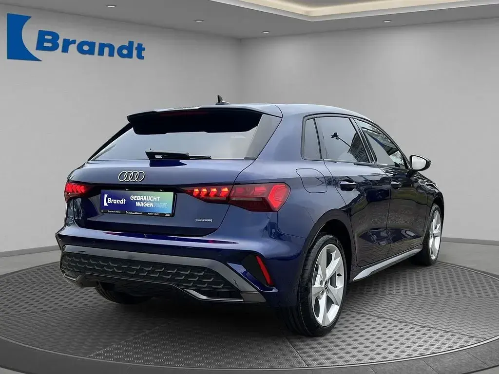 Gebraucht Audi A3 S-Line 204 PS (150 kW) 2025 Blau Limousine