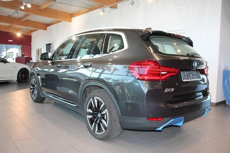 Gebraucht BMW iX3 Impressive 210 kW (286 PS) 2021 Sophistograu SUV