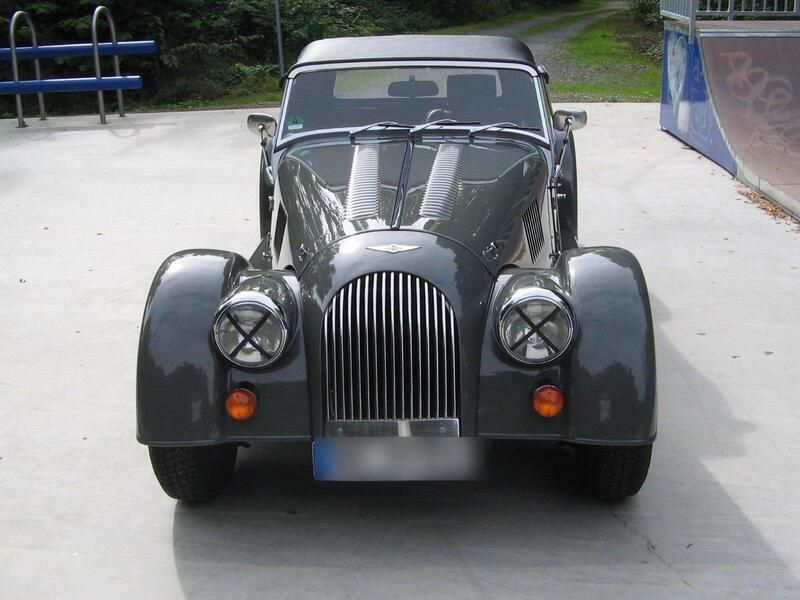 Grau Gebraucht 2017 Morgan 4/4 Cabrio | 47.900 € - Bild 1/4