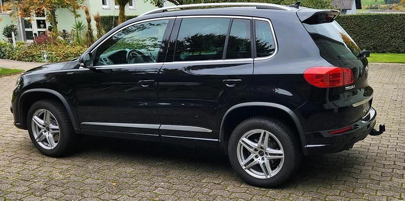 Schwarz Gebraucht 2016 VW Tiguan SUV | 13.500 € (Superpreis) - Bild 1/4