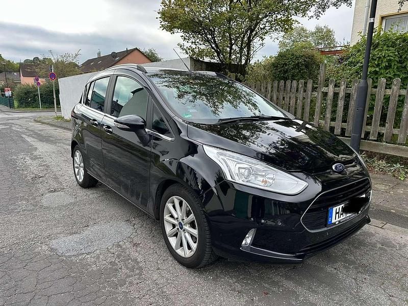 Second-hand Ford B-MAX Titanium 125 CP (91 kW) 2017 Negru Monovolum