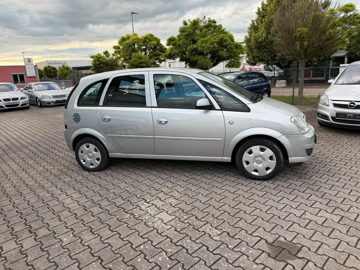 Gebraucht Opel Meriva 105 PS (77 kW) 2008 Silber Van / Kleinbus