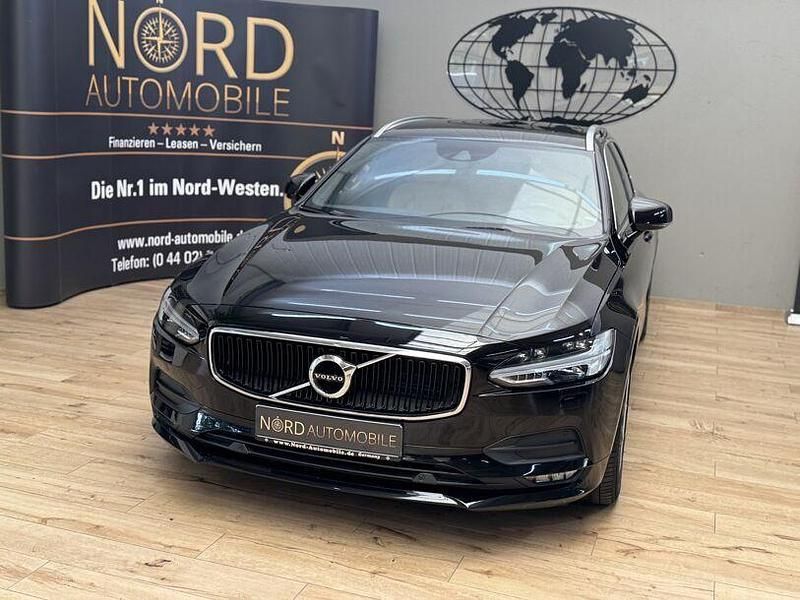 Black solid Gebraucht 2020 Volvo V90 Momentum Kombi | 25.889 € (Fairer Preis) - Bild 1/3