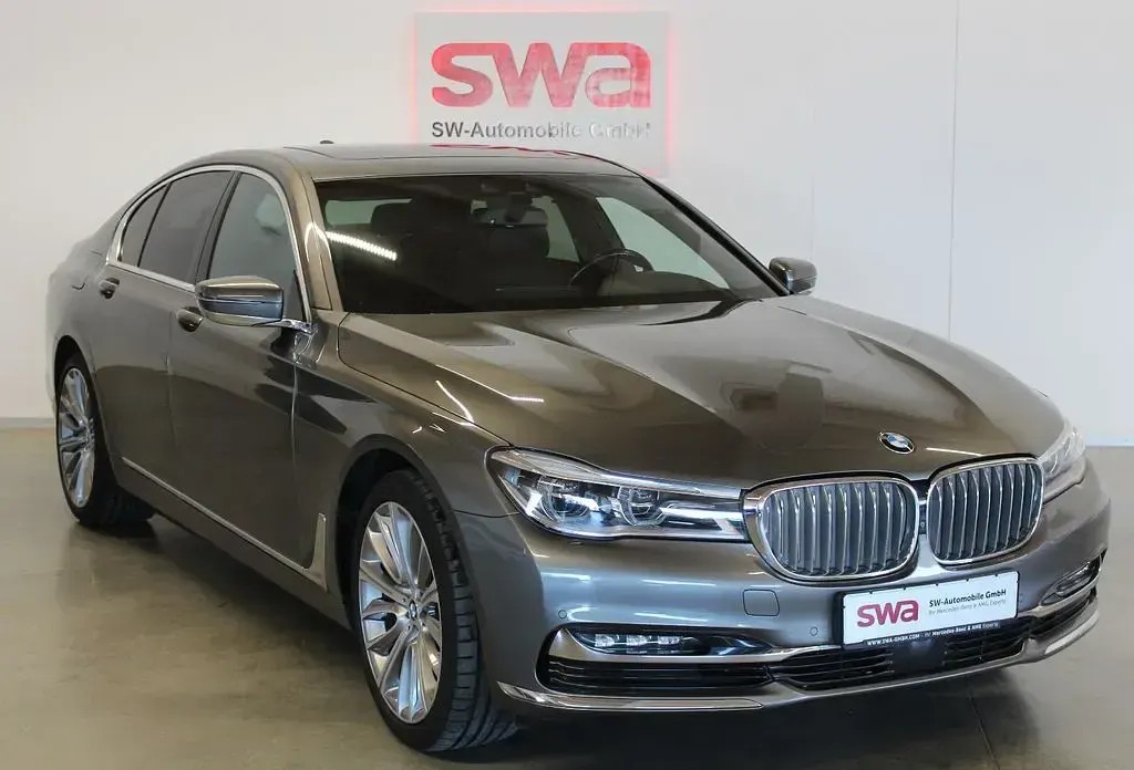 Usata BMW 730 265 CV (194 kW) 2017 Grigio Berlina