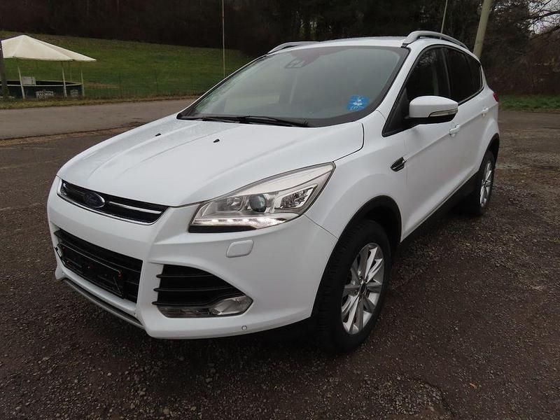 Gebraucht Ford Kuga Titanium 150 PS (110 kW) 2016 Weiß SUV